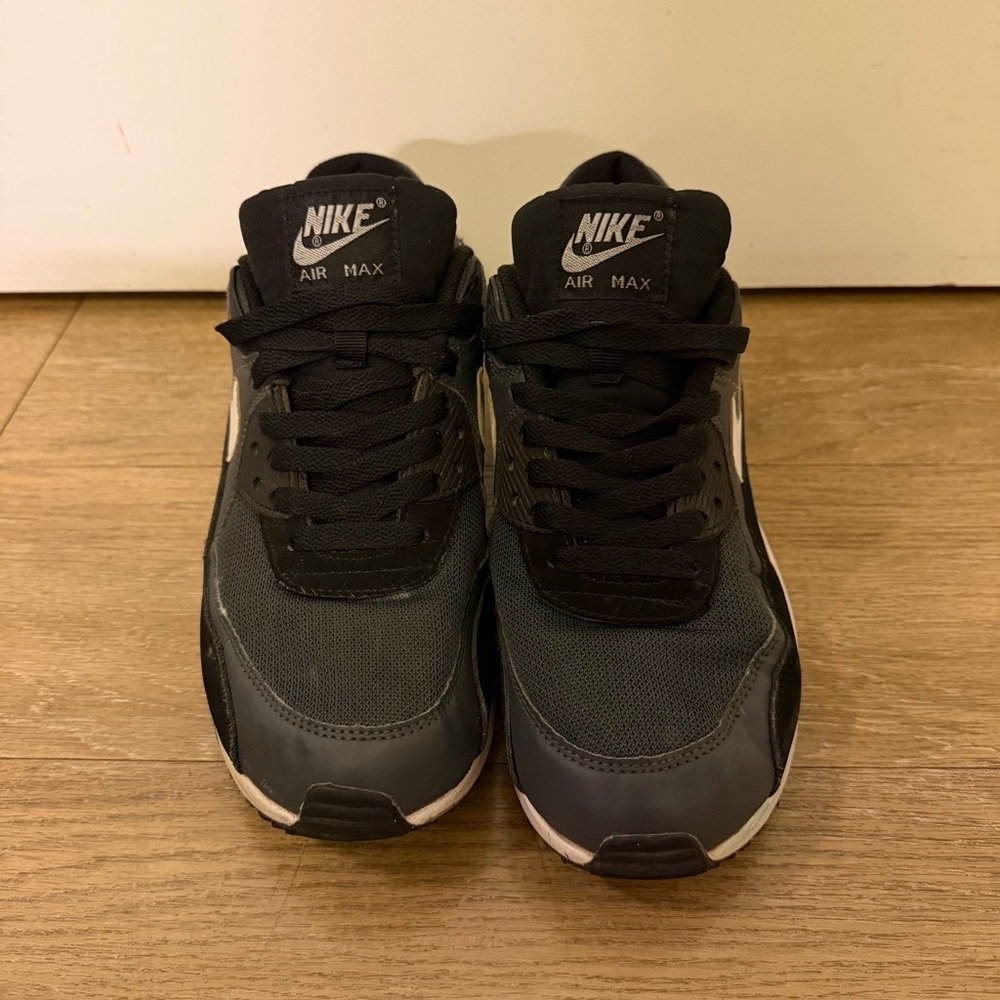 Nike Air Max 90 Black and White Men's Sneakers men size 9 - Picture 3 of 5